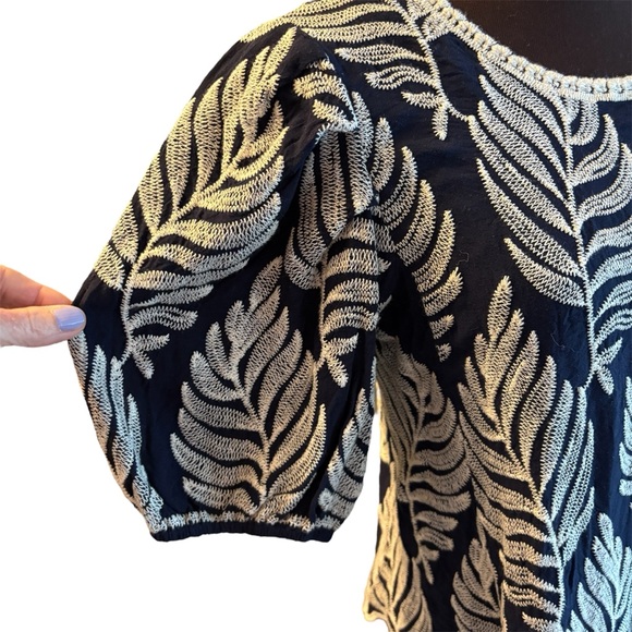Solitaire Fern Print, Puff Sleeve, Black & White Top, Womens size small - Picture 6 of 13